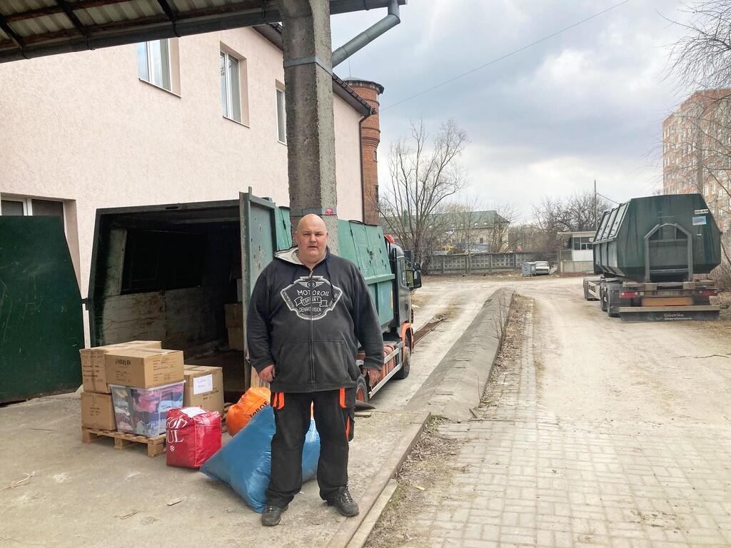 Pär Dahlstedt kör förnödenheter till Ukraina